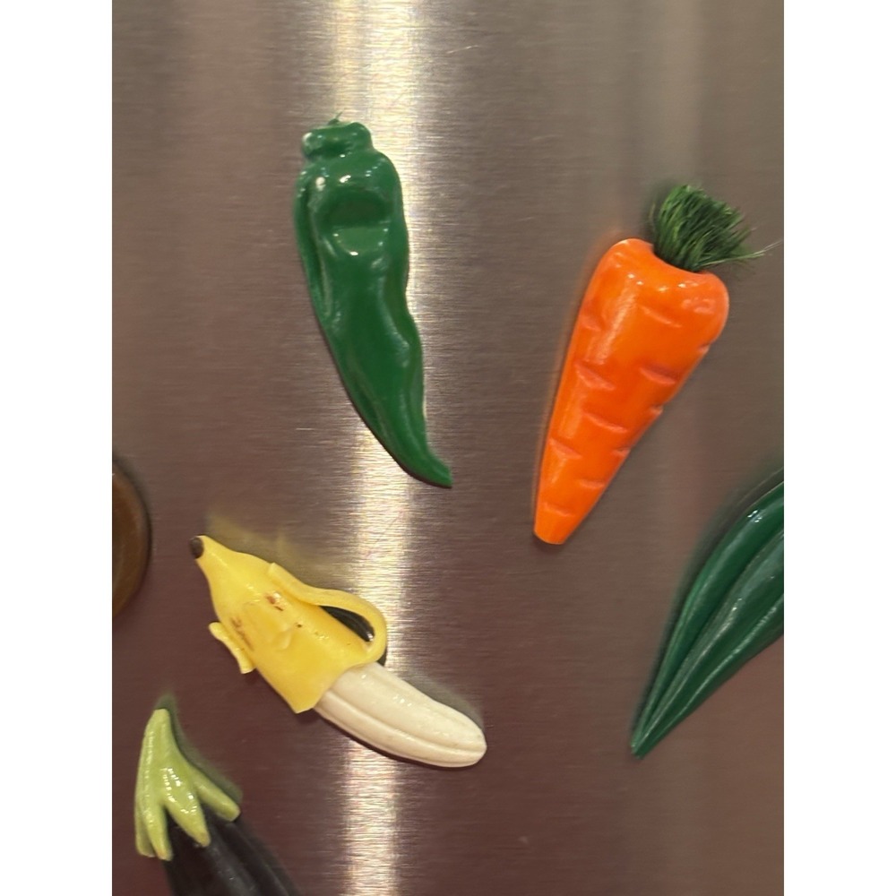 Vintage Novelty Fridge Magnets Vegetable Shaped - Picture 4 of 10